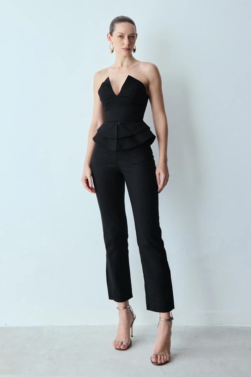 Cropped Tomara Que Caia Estruturado Recorte Busto