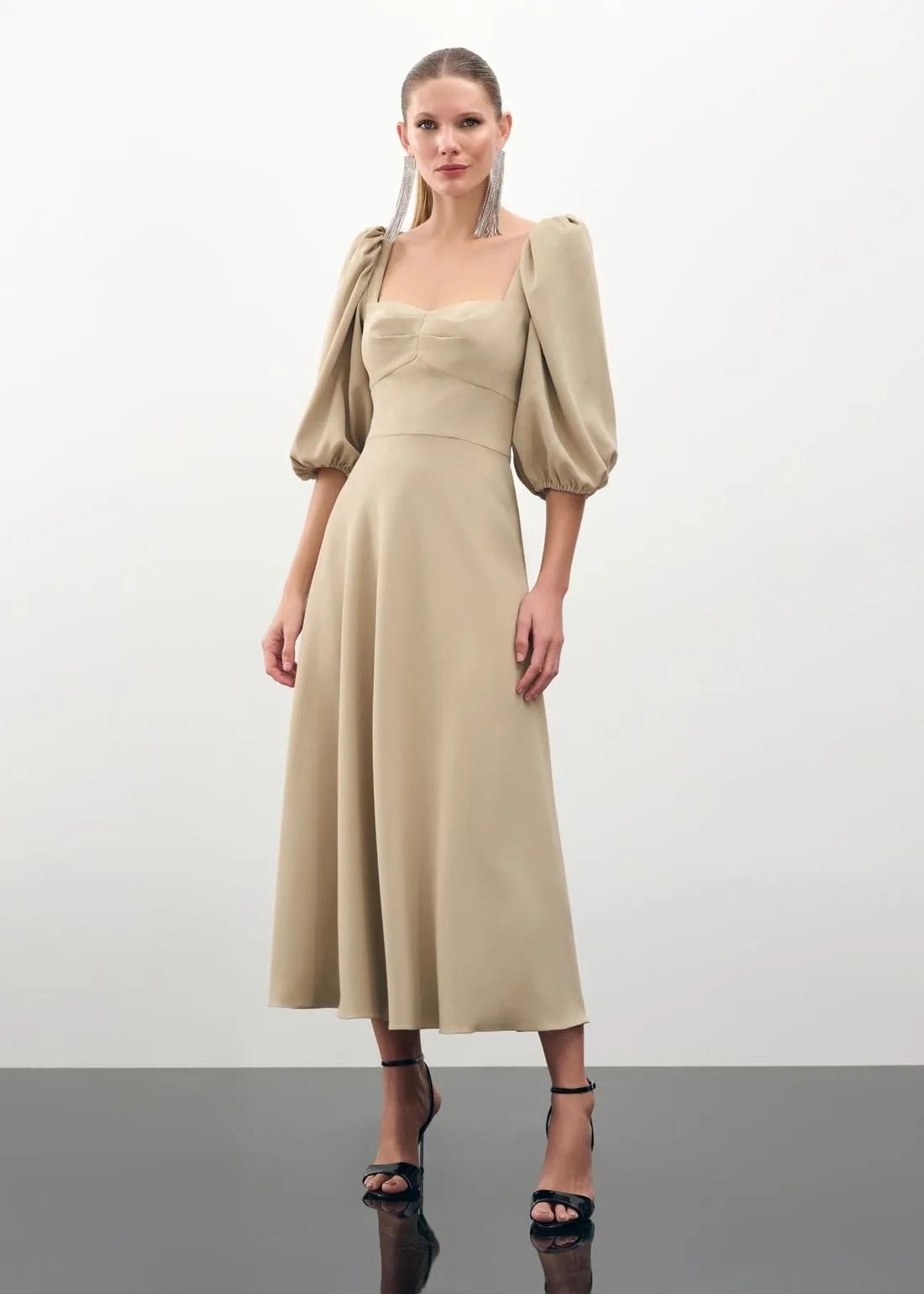 Vestido Midi Manga Bufante Alfaiataria Infinity